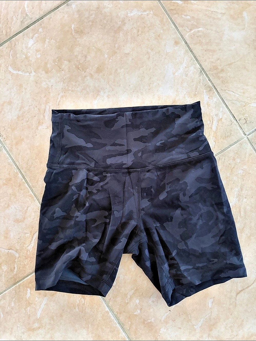 Lululemon Align High-Rise Short Men's Black Camo Athletic Shorts
